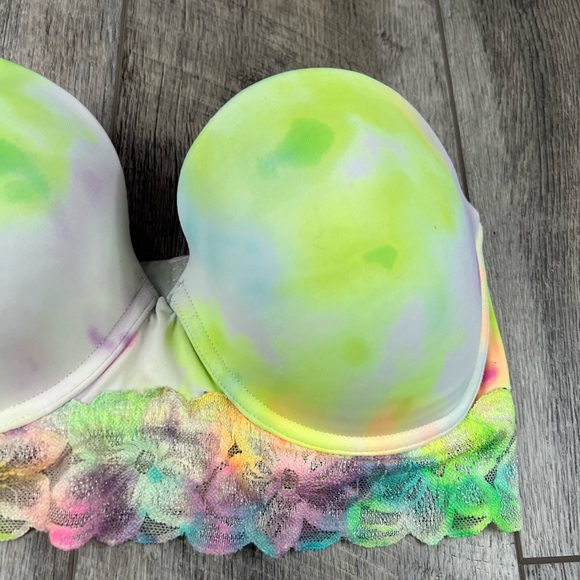 36D VS Strapless Bustier Bra - Picture 3 of 13